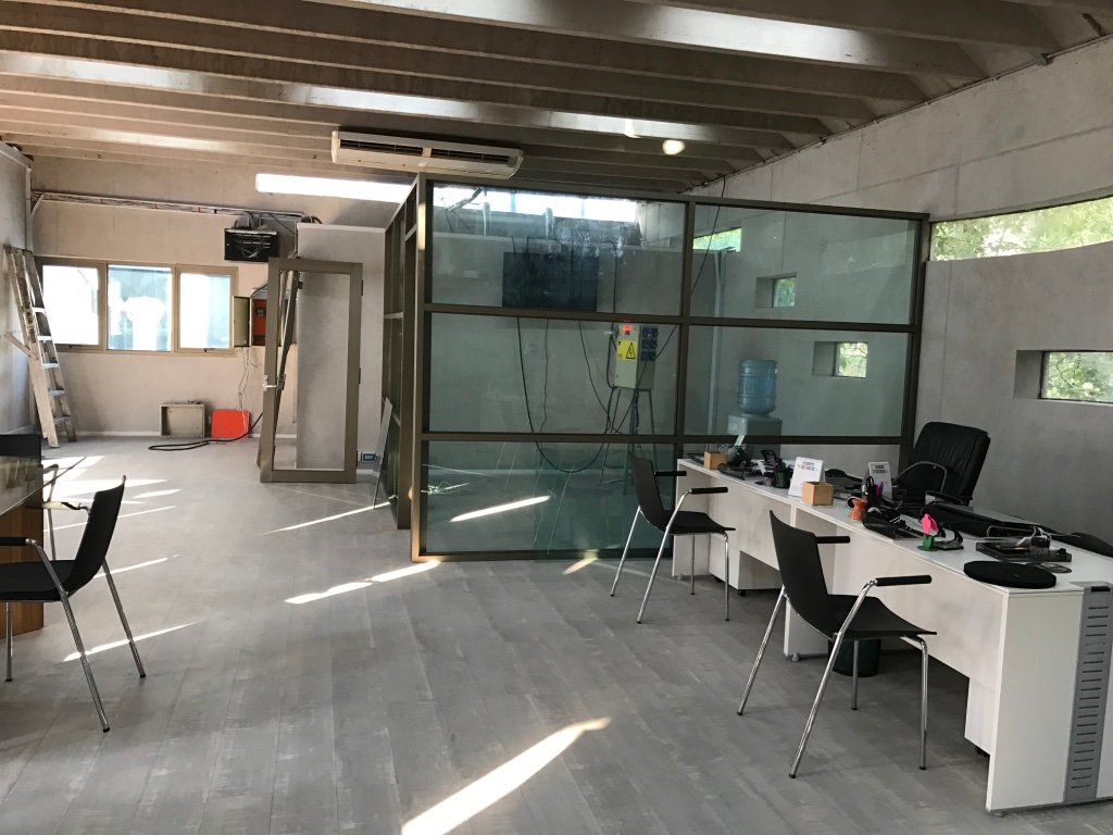 Fabricación Oficinas con Cierre de Aluminio y Termo Espacio Riesco